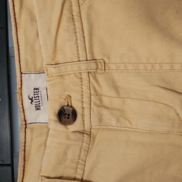 HOLLISTER - So Cal Stretch Shorts, Light Yellow, Low Rise, Size 3 - Picture 2 of 5